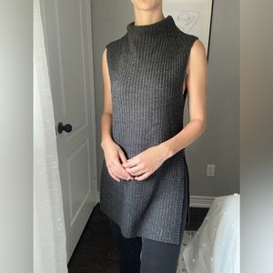 Sleeveless Knit Mockneck